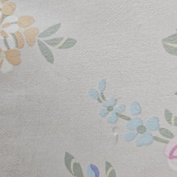 LIZ CLAIBORNE Oblong Floral Spray Scarf | SZ 51" - Picture 11 of 13